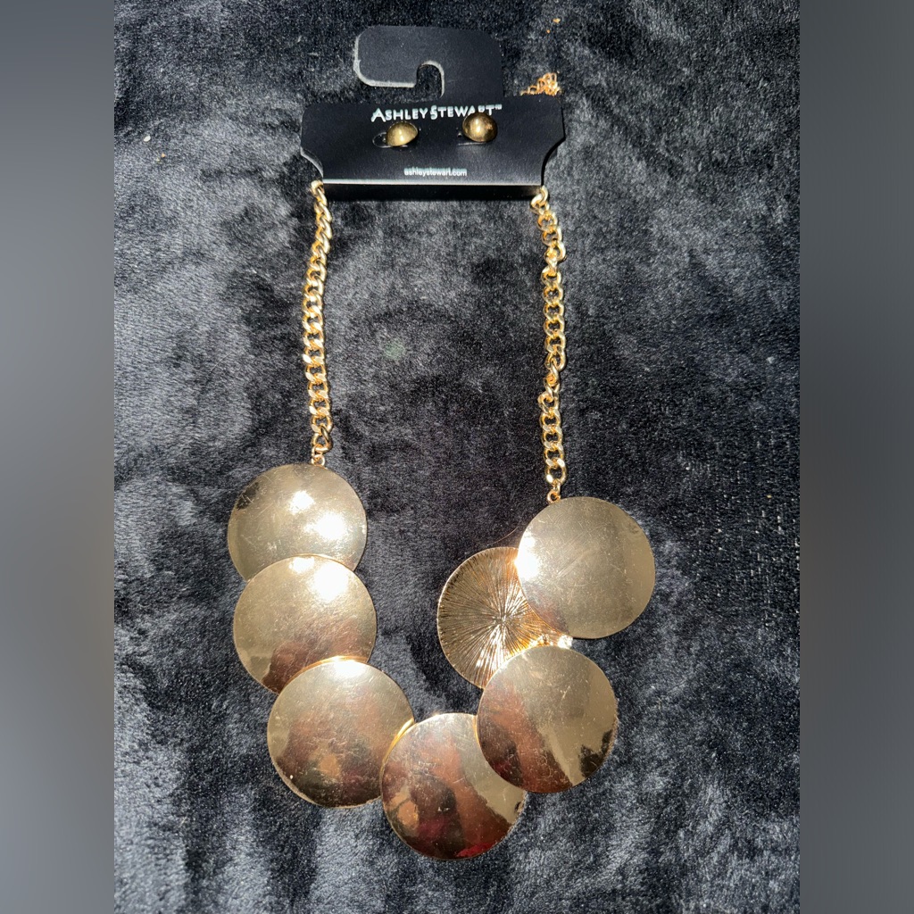Ashley Stewart Women’s Gold Plated Costume Necklace New
